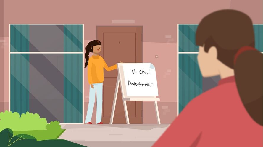 Illustratie van een vrouw die ziet hoe een ander vrouw voor haar huis een bord plaatst waar kinderopvang opstaat.