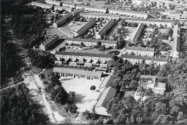 Luchtfoto van de Militaire wijk in Rijen-Zuid in 1962
