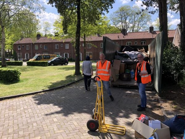 Door containers in de wijk te plaatsen wordt spullen weggooien makkelijker voor bewoners