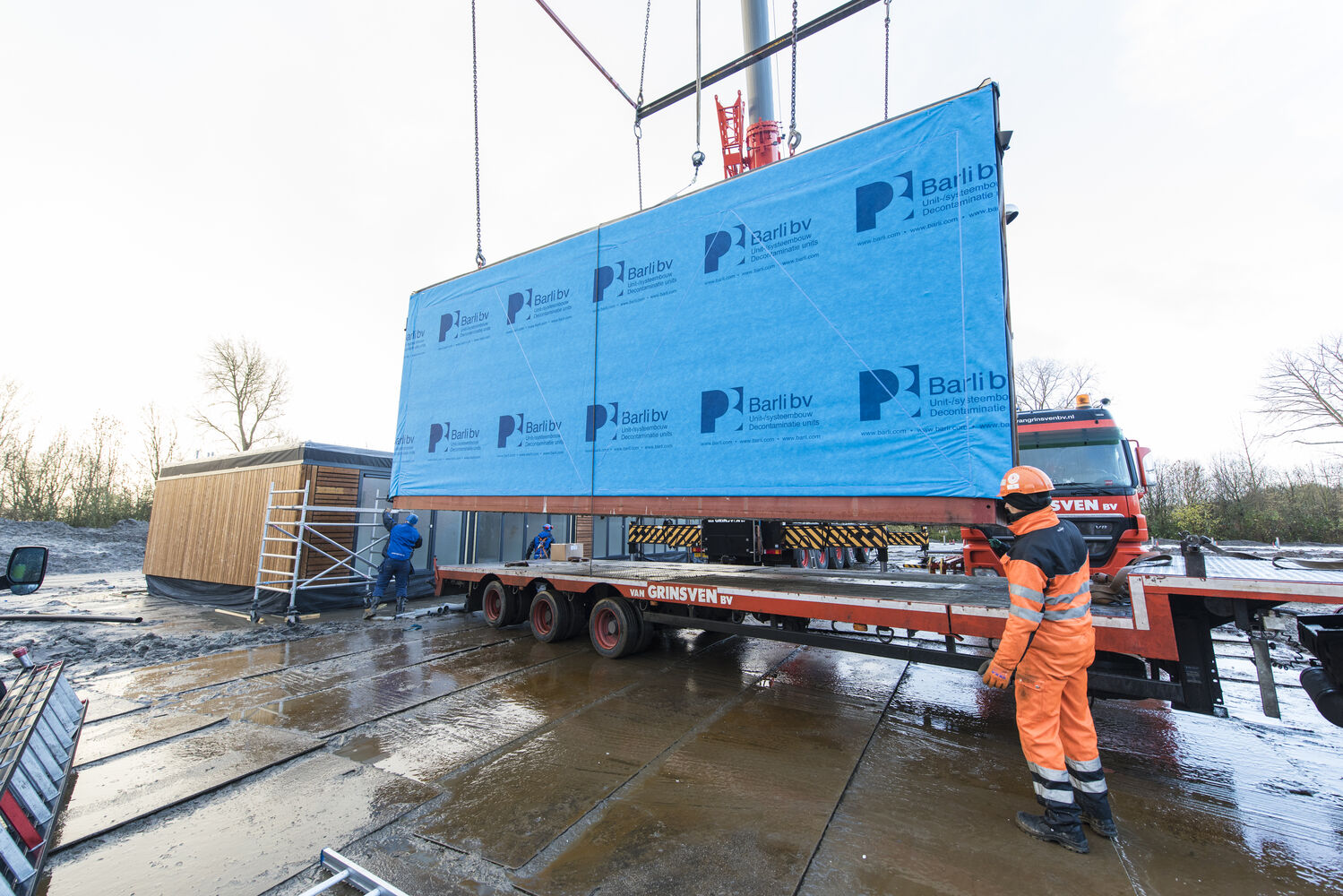 units komen aan (foto bureau JP)