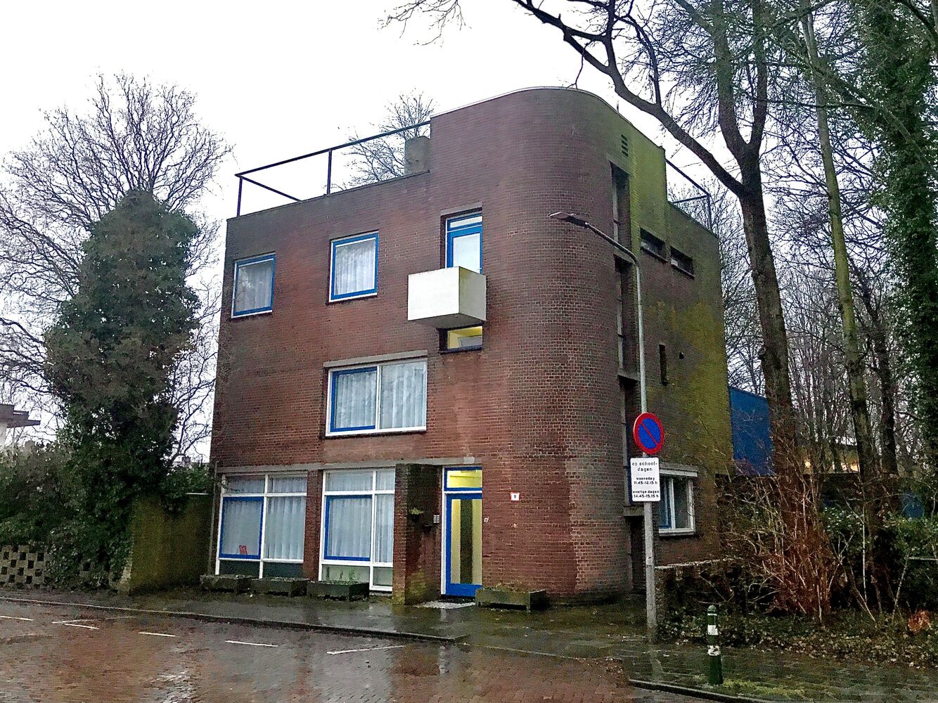 Op het beeld is het complex aan de Hobbemastraat in Middelharnis te zien.