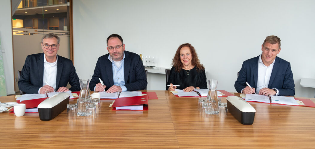 Niels van Ginneken (Van Lith Bouw), Stijn Borremans (Biltz), Sabrina Franken (Pré Wonen), Theo Schokker (KBK Bouwgroep)