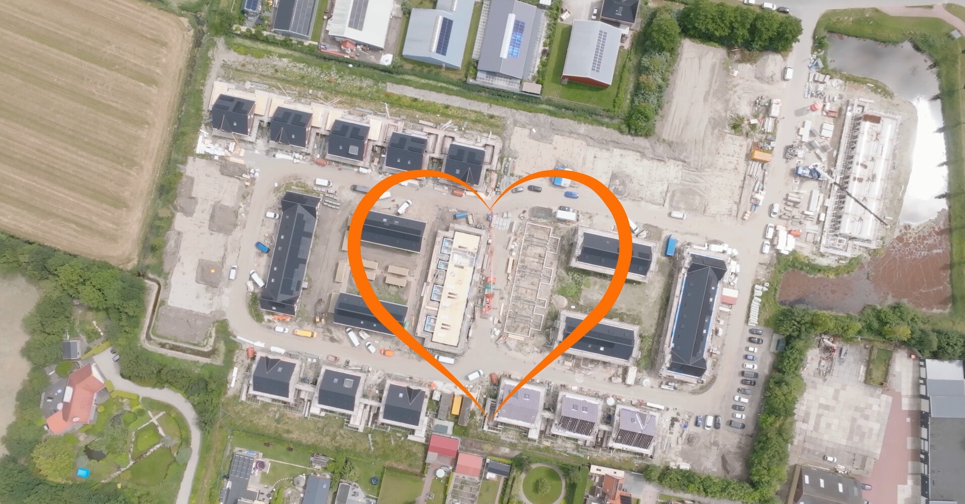 Bovenaanzicht van de bouwlocatie aan de Ofslag in Dokkum