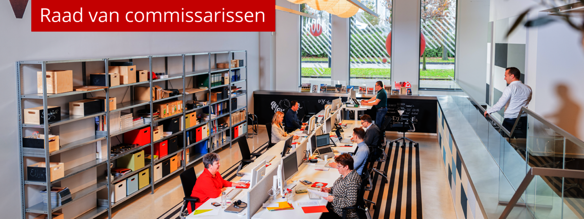 Medewerker van Wooninc. werken op kantoor