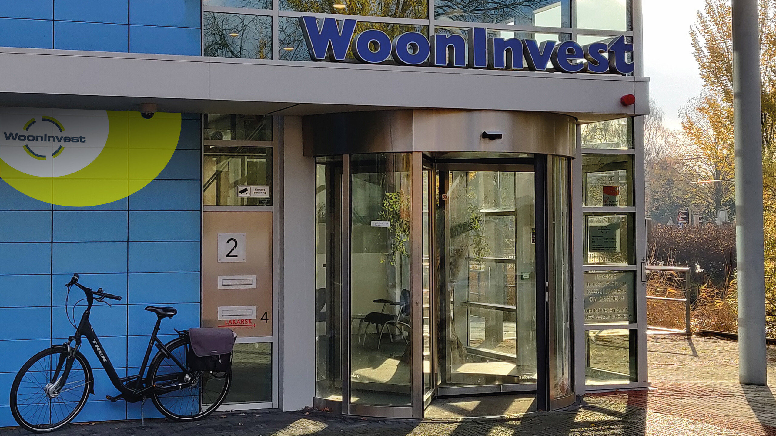 Voordeur van ons kantoorgebouw in Voorburg